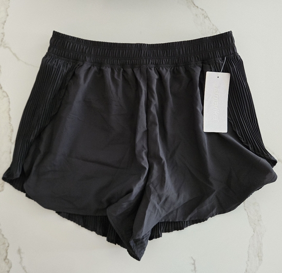 NWT Marika Lilian Short - Picture 1 of 6